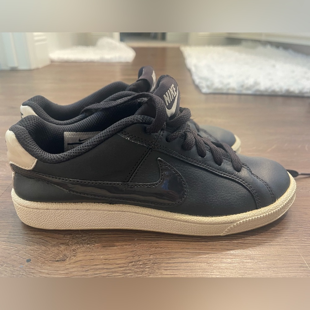 Nike Black and Tan Casual Sneakers